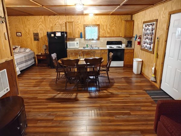 Rock Village Court - Cabin 10