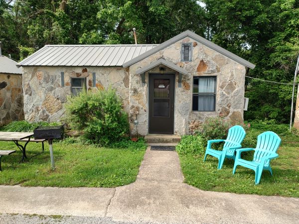 Rock Village Court - Cabin 2