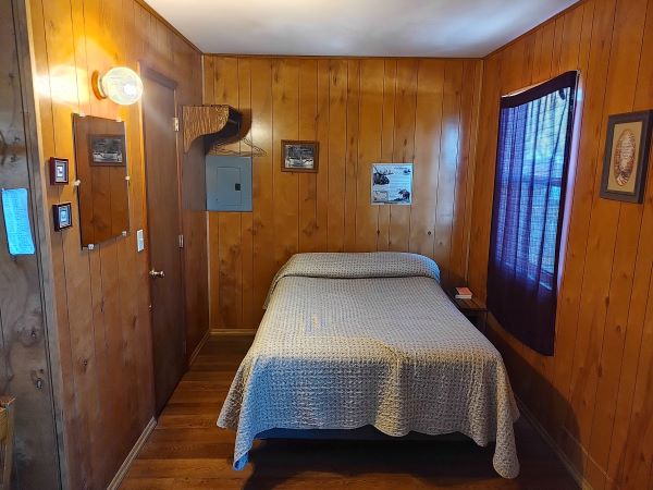 Rock Village Court - Cabin 7